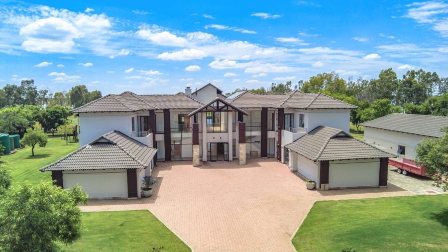 7 Bedroom Property for Sale in Metsimaholo Free State